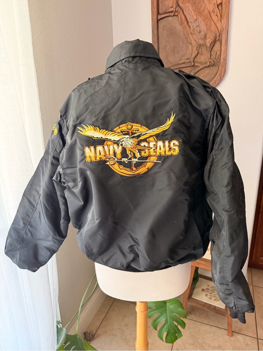 Vintage Navy SEALs Embroidered Bomber Jacket Men’s Medium Black Quilted Lined
